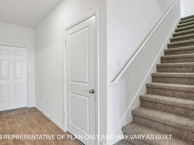 Living area at 389 San Juan TRL - 4 bed 3 bath home