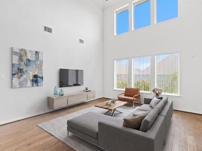 Living area at 3901 Eland RD - 5 bed 2 bath home