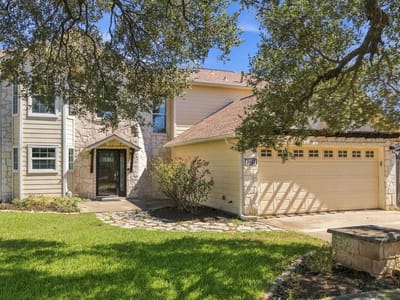 Photo 3 of 39 at 3902 Hawkshead DR - 4 bed 3 bath home