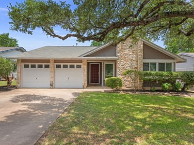 Property photo 2 at 3906 Tattershall LN - 3 bed 2 bath home