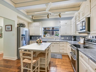 Property photo 5 at 3907C Belmont Park DR - 3 bed 2 bath home