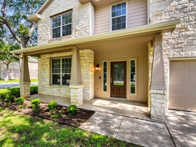 Living area at 391 Middle Crk - 5 bed 2 bath home