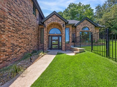 Property photo 4 at 3911 Dry Creek DR - 3 bed 2 bath home