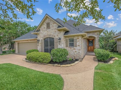 Kitchen at 3914 Park Meadow LN - 3 bed 3 bath home