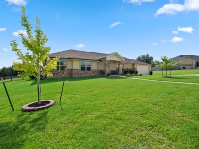 Photo 3 of 40 at 3915 Del Rey DR - 4 bed 2 bath home