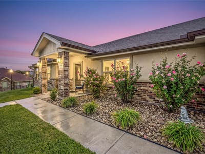 Photo 4 of 40 at 3915 Del Rey DR - 4 bed 2 bath home