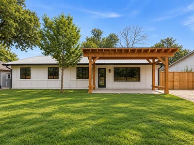 Photo 3 of 32 at 3917 Leafield DR - 3 bed 2 bath home