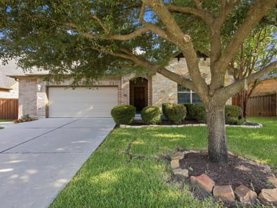 Living area at 3920 Sapphire LOOP - 3 bed 2 bath home