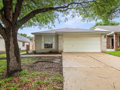 Living area at 3920 Whitey Ford WAY - 3 bed 2 bath home