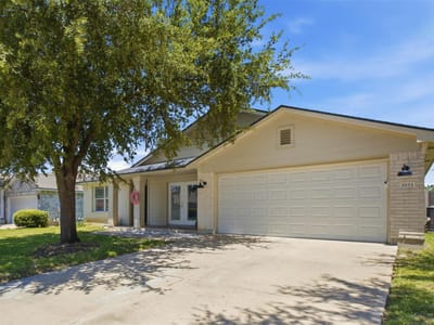 Kitchen at 3933 Rolling Canyon TRL - 4 bed 2 bath home