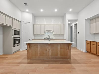 Photo 3 of 40 at 394 Jackson River LOOP - 4 bed 3 bath home