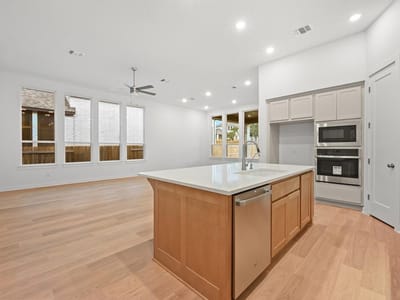 Photo 4 of 40 at 394 Jackson River LOOP - 4 bed 3 bath home