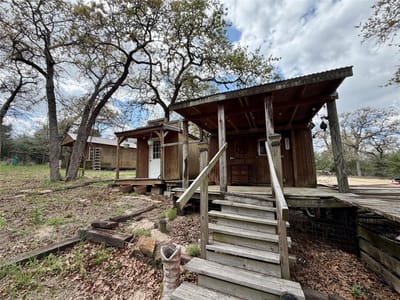 Living area at 3950 Private Road 2015 - COTTINGHAM, Caldwell, TX
