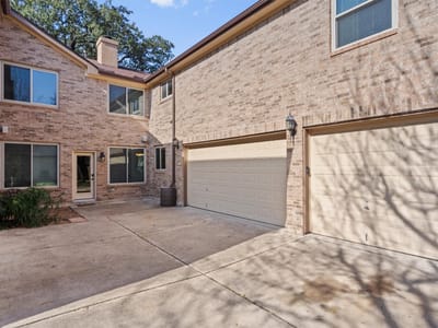 Kitchen at 3959 Lord Byron Cir - 4 bed 4 bath home