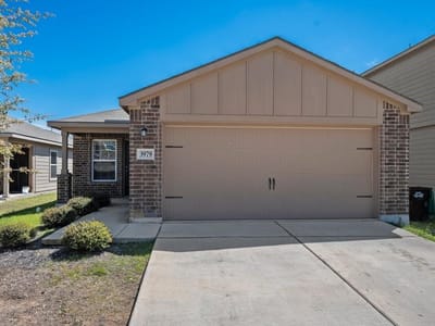 Living area at 3979 Turtle Creek - 3 bed 2 bath home