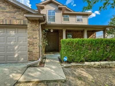 Property photo 2 at 399 Paddington DR - 3 bed 2 bath home