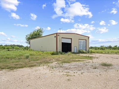 Property photo 3 at 399 Prune RD - Wm H Taylor, La Grange, TX