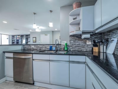 Photo 2 of 40 at 40 N Interstate 35 Highway Unit #4A4 - 2 bed 2 bath home