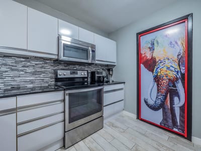Photo 4 of 40 at 40 N Interstate 35 Highway Unit #4A4 - 2 bed 2 bath home