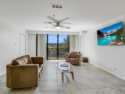 Living area at 40 N Interstate 35 Unit #3B3 - 2 bed 2 bath home