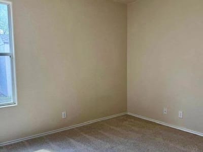 Living area at 400 Blue Shale DR - 3 bed 2 bath home
