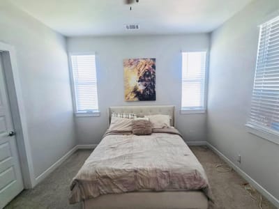 Property photo 4 at 400 Hortus DR - 3 bed 2 bath home