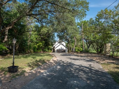 Property photo 4 at 400 N Laurelwood DR - 3 bed 3 bath home