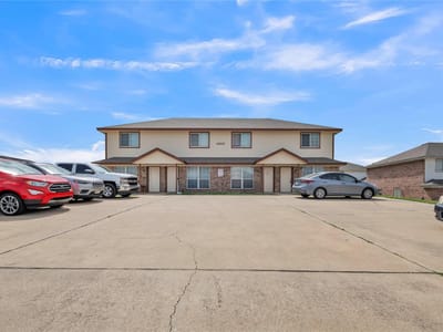 Living area at 4000 Doraine CT - Weiss Add Ph Four, Killeen, TX
