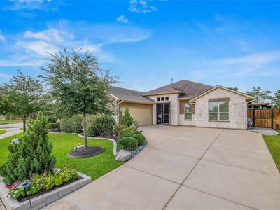 Living area at 4001 Dunlap Loop - 4 bed 3 bath home