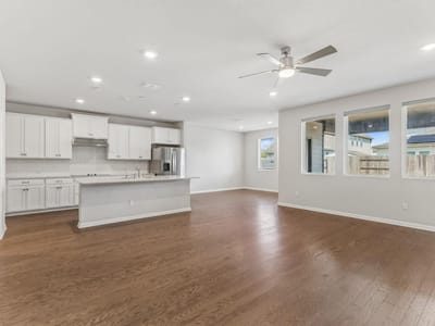 Photo 4 of 40 at 4009 Milano River RD - 4 bed 3 bath home