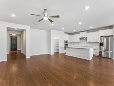 Photo 5 of 40 at 4009 Milano River RD - 4 bed 3 bath home