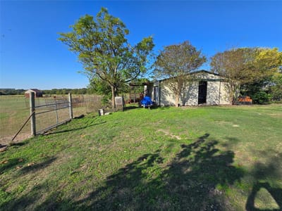 Photo 4 - 401 County Road 315 Photo 4 of 7 at 401 County Road 315 - Jarrell, Jarrell, TX