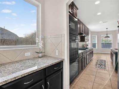 Photo 3 of 37 at 401 Daniel XING - 5 bed 4 bath home