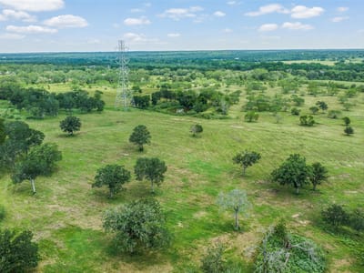 Living area at 401 FM 672 - Denson, A J, Dale, TX