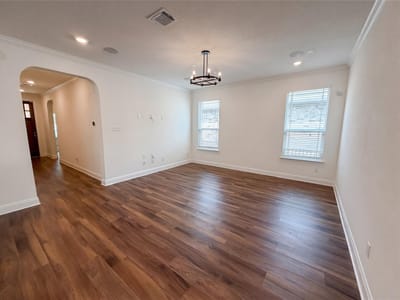 Photo 3 of 19 at 401 Fort William ST Unit #33 - 3 bed 2 bath home