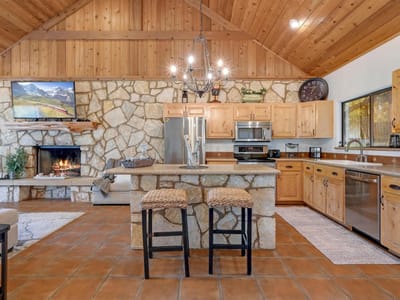 Living area at 401 Madrone Canyon DR - 3 bed 3 bath home