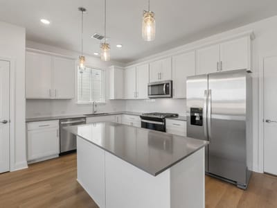 Property photo 5 at 401 Mildred PR - 4 bed 2 bath home