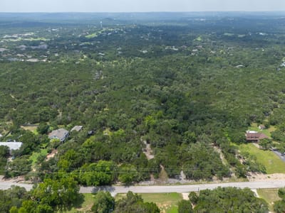 Living area at 401 Mountain Crest DR - Mountain Crest Unit 1, Wimberley, TX