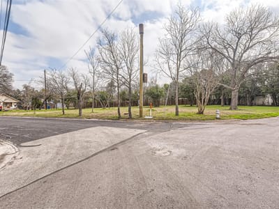 Property photo 3 at 401 Oak PLZ - Dean Terrace, Austin, TX