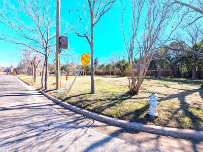 Property photo 5 at 401 Oak PLZ - Dean Terrace, Austin, TX