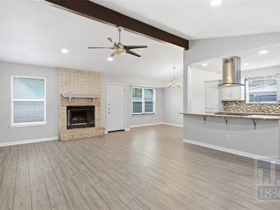 Property photo 2 at 401 Oakridge PASS - 3 bed 2 bath home