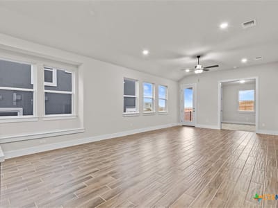Property photo 4 at 401 Stellar Wind DR - 3 bed 2 bath home