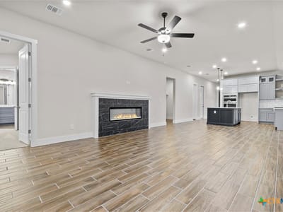 Property photo 5 at 401 Stellar Wind DR - 3 bed 2 bath home
