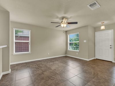 Property photo 5 at 401 Summerside Ave - 3 bed 2 bath home