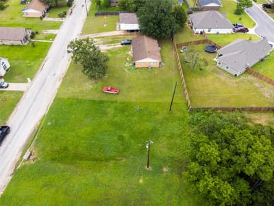 Primary bedroom at 401 W Kleb St - Spring Meadow, Caldwell, TX