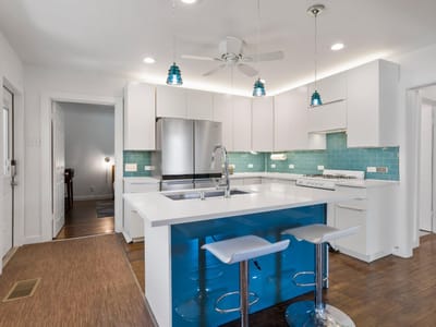 Property photo 2 at 401 W Live Oak ST - 5 bed 4 bath home