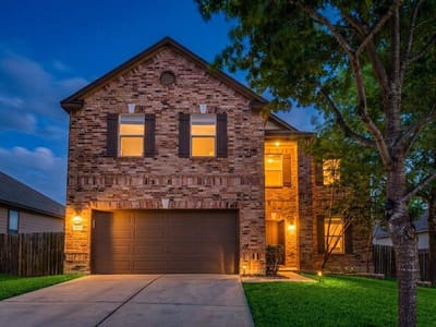 Living area at 401 Waterleaf BLVD - 3 bed 2 bath home