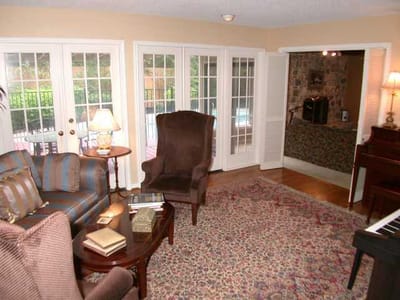 Property photo 4 at 4010 Edgerock Dr - 3 bed 2 bath home