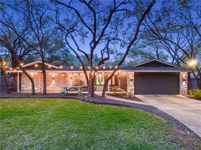 Property photo 3 at 4010 Edgerock Dr - 4 bed 2 bath home