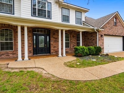 Kitchen at 4012 Creekview TRL - 5 bed 3 bath home